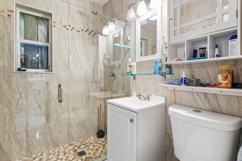 House in Delray Beach, Florida 5 bedrooms, 371.61 sq.m. № 2147263 - photo 15