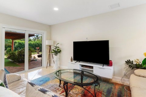 House in Delray Beach, Florida 5 bedrooms, 371.61 sq.m. № 2147263 - photo 21