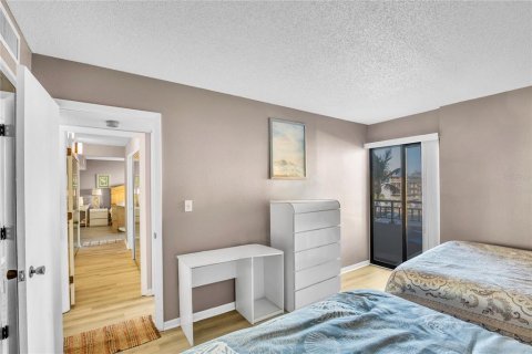 Condo in Clearwater, Florida, 2 bedrooms  № 1721646 - photo 14