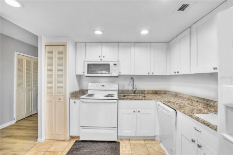 Condo in Clearwater, Florida, 2 bedrooms  № 1721646 - photo 10