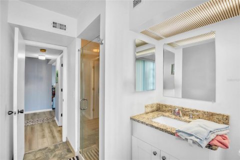 Condo in Clearwater, Florida, 2 bedrooms  № 1721646 - photo 23
