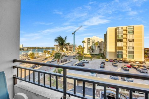 Condo in Clearwater, Florida, 2 bedrooms  № 1721646 - photo 17