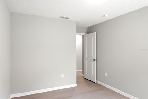 Casa en venta en Eustis, Florida, 3 dormitorios, 122.35 m2 № 2202202 - foto 12