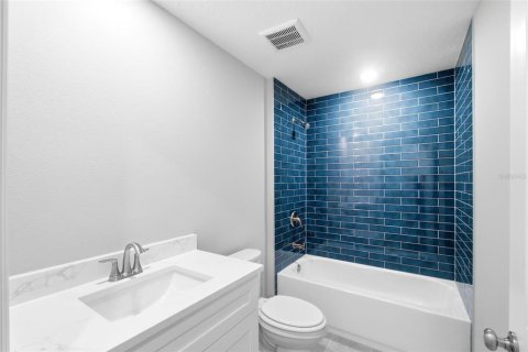Casa en venta en Eustis, Florida, 3 dormitorios, 122.35 m2 № 2202202 - foto 9