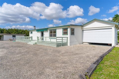 House in Miami, Florida 3 bedrooms, 224.45 sq.m. № 1994554 - photo 3