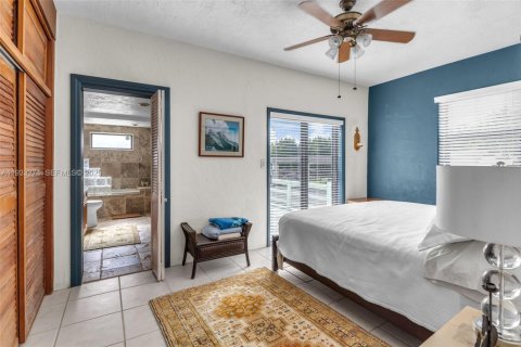 House in Miami, Florida 3 bedrooms, 224.45 sq.m. № 1994554 - photo 16