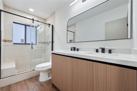 House in Hollywood, Florida 5 bedrooms, 227.61 sq.m. № 1890171 - photo 16
