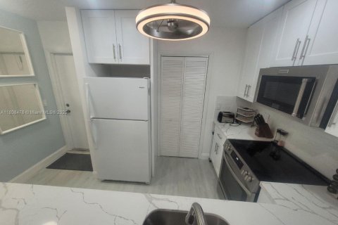 Copropriété à vendre à Hallandale Beach, Floride: 1 chambre, 71.53 m2 № 1980487 - photo 1