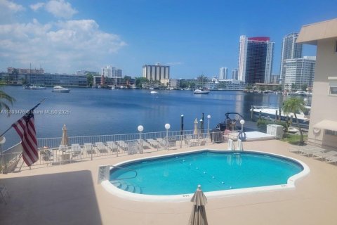 Copropriété à vendre à Hallandale Beach, Floride: 1 chambre, 71.53 m2 № 1980487 - photo 13