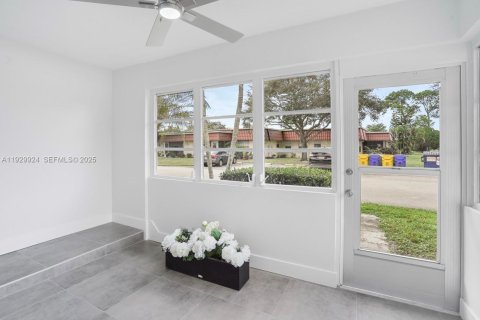 Купить кондоминиум в Лейк-Уорт, Флорида 2 спальни, 87.42м2, № 1989672 - фото 6