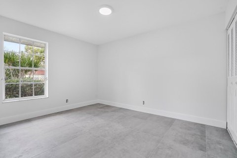 Купить кондоминиум в Лейк-Уорт, Флорида 2 спальни, 87.42м2, № 1989672 - фото 14