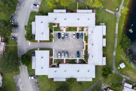 Купить кондоминиум в Лейк-Уорт, Флорида 2 спальни, 87.42м2, № 1989672 - фото 29