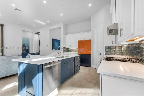 Casa en venta en Parkland, Florida, 3 dormitorios, 163.32 m2 № 2000401 - foto 6