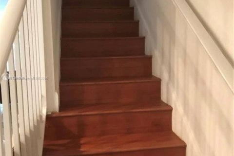 Купить таунхаус в Майами, Флорида 2 спальни, 92.9м2, № 2035616 - фото 4