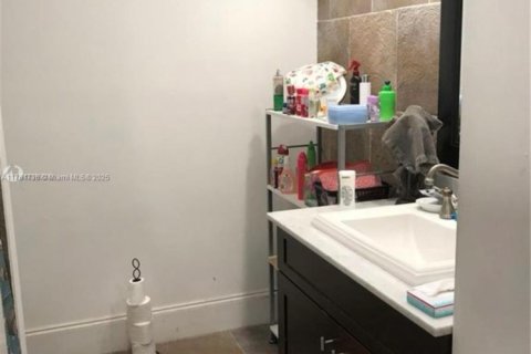 Купить таунхаус в Майами, Флорида 2 спальни, 92.9м2, № 2035616 - фото 7