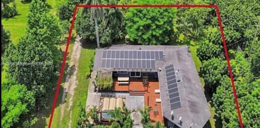 House in Homestead, Florida 3 bedrooms, 243.13 sq.m. № 1844126