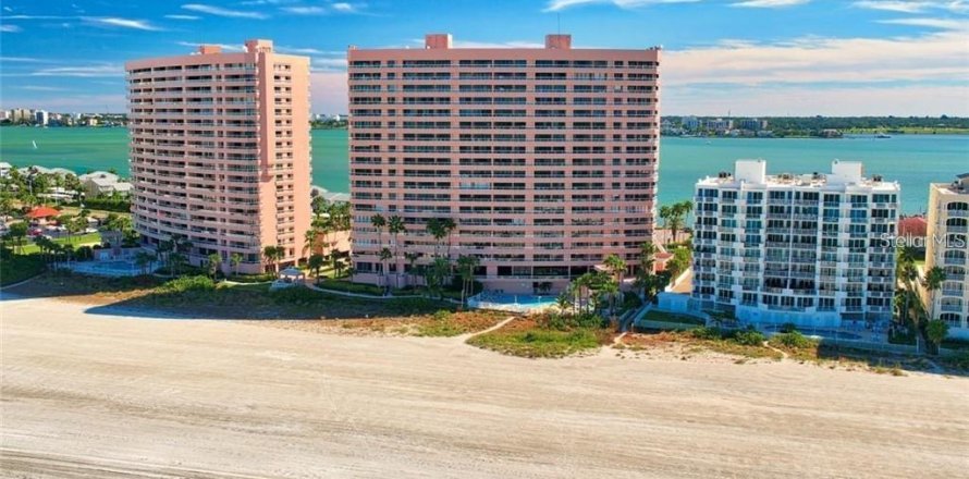 Condominio en Clearwater, Florida, 2 dormitorios  № 1853728