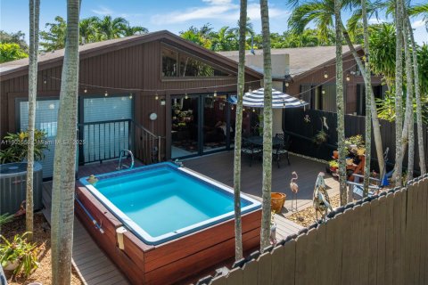 Touwnhouse à vendre à Miami, Floride: 2 chambres, 100.33 m2 № 1953701 - photo 24