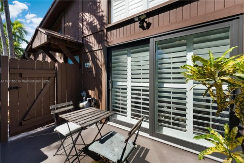 Touwnhouse à vendre à Miami, Floride: 2 chambres, 100.33 m2 № 1953701 - photo 18