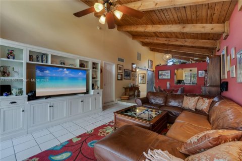 Touwnhouse à vendre à Miami, Floride: 2 chambres, 100.33 m2 № 1953701 - photo 7