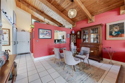 Touwnhouse à vendre à Miami, Floride: 2 chambres, 100.33 m2 № 1953701 - photo 5