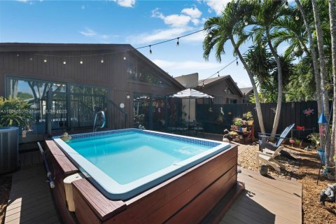 Touwnhouse à vendre à Miami, Floride: 2 chambres, 100.33 m2 № 1953701 - photo 22