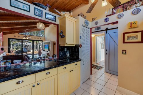 Touwnhouse à vendre à Miami, Floride: 2 chambres, 100.33 m2 № 1953701 - photo 10