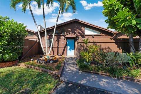 Touwnhouse à vendre à Miami, Floride: 2 chambres, 100.33 m2 № 1953701 - photo 1