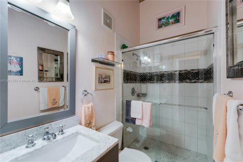 Touwnhouse à vendre à Miami, Floride: 2 chambres, 100.33 m2 № 1953701 - photo 17