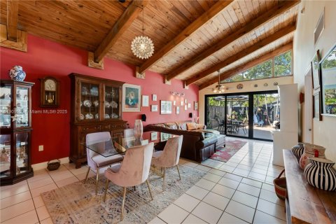 Touwnhouse à vendre à Miami, Floride: 2 chambres, 100.33 m2 № 1953701 - photo 3