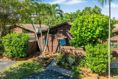Touwnhouse à vendre à Miami, Floride: 2 chambres, 100.33 m2 № 1953701 - photo 25