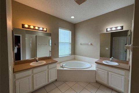 Casa en alquiler en Tampa, Florida, 4 dormitorios, 193.98 m2 № 1900271 - foto 28