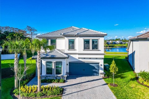 House in Tamarac, Florida 5 bedrooms, 245.82 sq.m. № 1819801 - photo 1