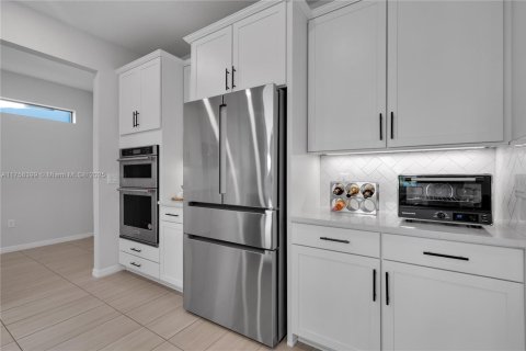 House in Tamarac, Florida 5 bedrooms, 245.82 sq.m. № 1819801 - photo 22