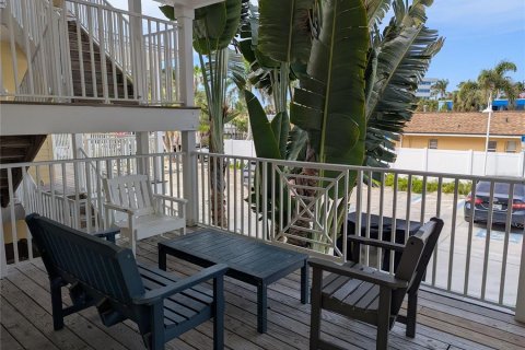 Condo in Sarasota, Florida, 2 bedrooms № 2137572 - photo 3