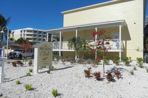 Condo in Sarasota, Florida, 2 bedrooms № 2137572 - photo 6