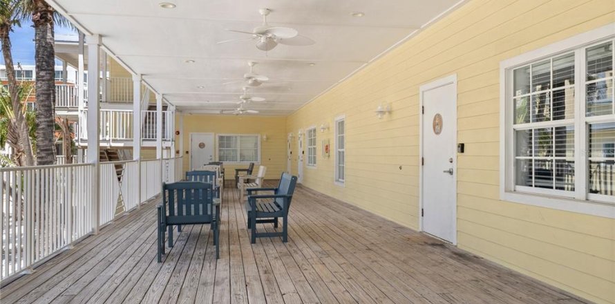 Condo in Sarasota, Florida, 2 bedrooms № 2137572