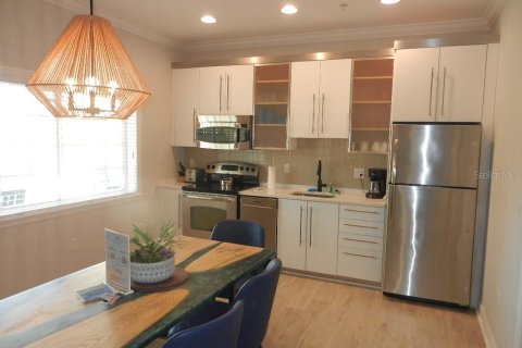 Condo in Sarasota, Florida, 2 bedrooms № 2137572 - photo 9