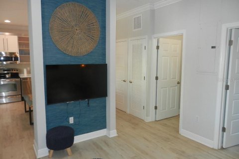 Condo in Sarasota, Florida, 2 bedrooms № 2137572 - photo 17