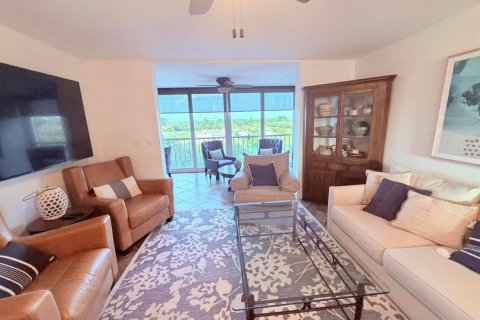 Condo in Deerfield Beach, Florida, 2 bedrooms № 2260218 - photo 3