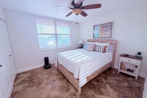 Condo in Deerfield Beach, Florida, 2 bedrooms № 2260218 - photo 15