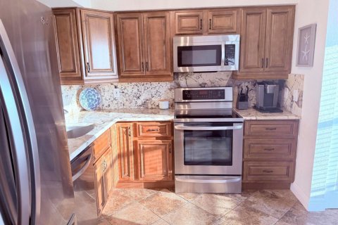 Condo in Deerfield Beach, Florida, 2 bedrooms № 2260218 - photo 5