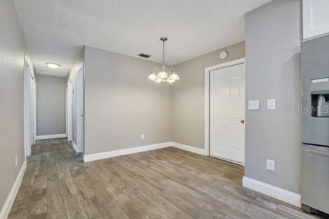 Casa en alquiler en Tampa, Florida, 3 dormitorios, 143.07 m2 № 1721347 - foto 11