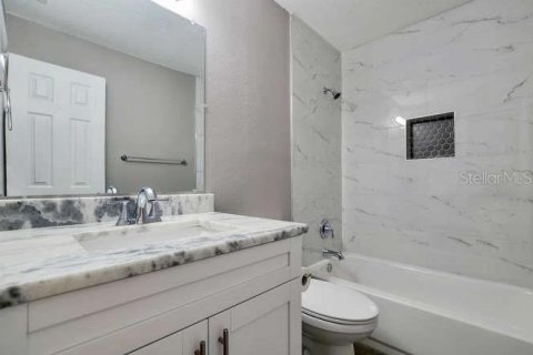 Casa en alquiler en Tampa, Florida, 3 dormitorios, 143.07 m2 № 1721347 - foto 8