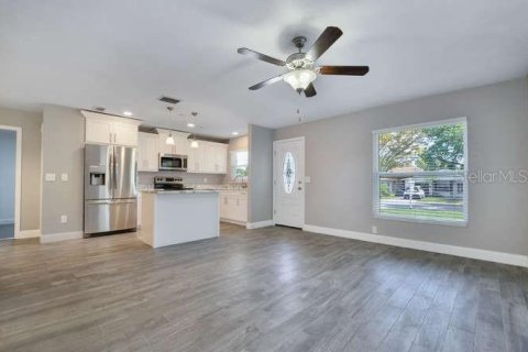 Casa en alquiler en Tampa, Florida, 3 dormitorios, 143.07 m2 № 1721347 - foto 10