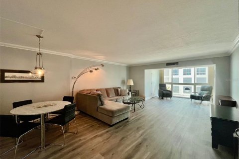 Купить кондоминиум в Клируотер, Флорида 5 комнат, 121.7м2, № 2221144 - фото 17