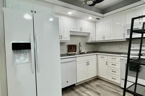 Купить кондоминиум в Клируотер, Флорида 5 комнат, 121.7м2, № 2221144 - фото 10