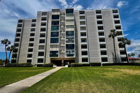 Condo in Clearwater, Florida, 2 bedrooms № 2221144