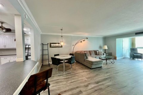 Купить кондоминиум в Клируотер, Флорида 5 комнат, 121.7м2, № 2221144 - фото 14