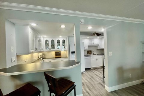 Купить кондоминиум в Клируотер, Флорида 5 комнат, 121.7м2, № 2221144 - фото 9